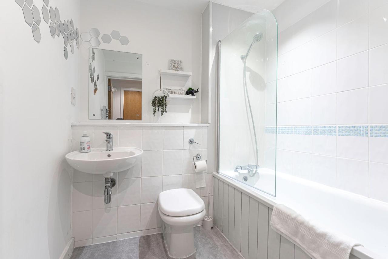 Jkg Property Solutions Presents Cosy City Apartment Ковентри Экстерьер фото