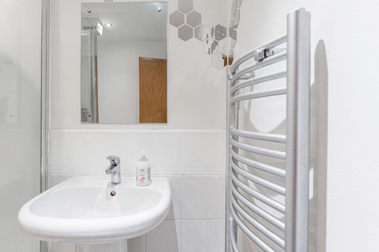 Jkg Property Solutions Presents Cosy City Apartment Ковентри Экстерьер фото